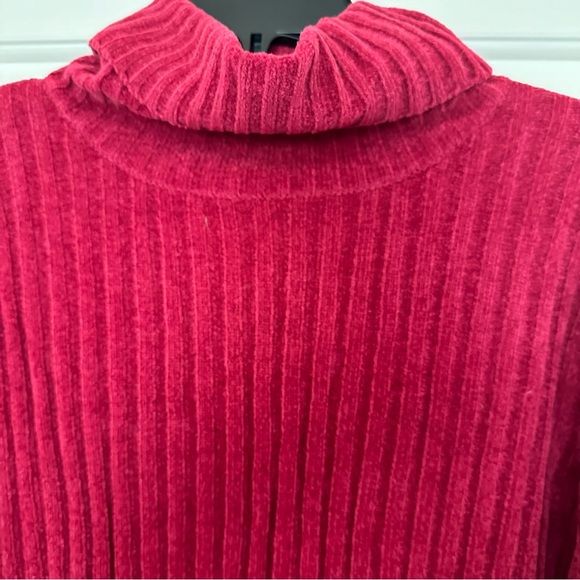 NWT Nomadic Traders Red Raspberry Women’s Turtleneck Ribbed Sweater Size XL - Picture 3 of 8